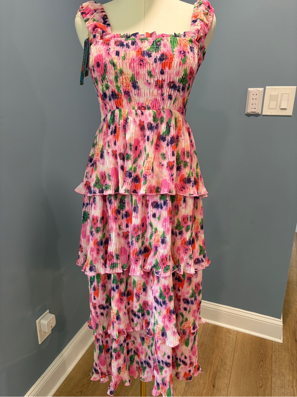 ZDNPX Pink Floral Pleated Tiered Midi Dress NWT XS Smocked Ruffle Spring